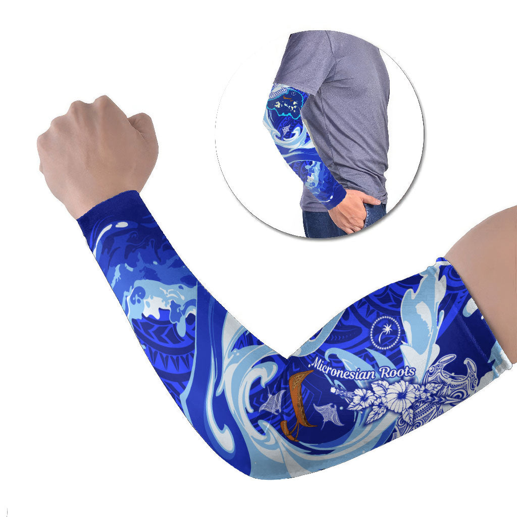 Chuuk Micronesian Roots Arm Sleeves Polynesian Tribal Pattern Hibiscus Flower And Stingray Art TS04 Set of 2 Blue White - Polynesian Pride