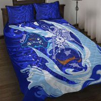 Chuuk Micronesian Roots Quilt Bed Set Polynesian Tribal Pattern Hibiscus Flower And Stingray Art TS04 Blue White - Polynesian Pride