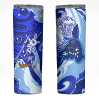 Chuuk Micronesian Roots Skinny Tumbler Polynesian Tribal Pattern Hibiscus Flower And Stingray Art TS04 Blue White - Polynesian Pride