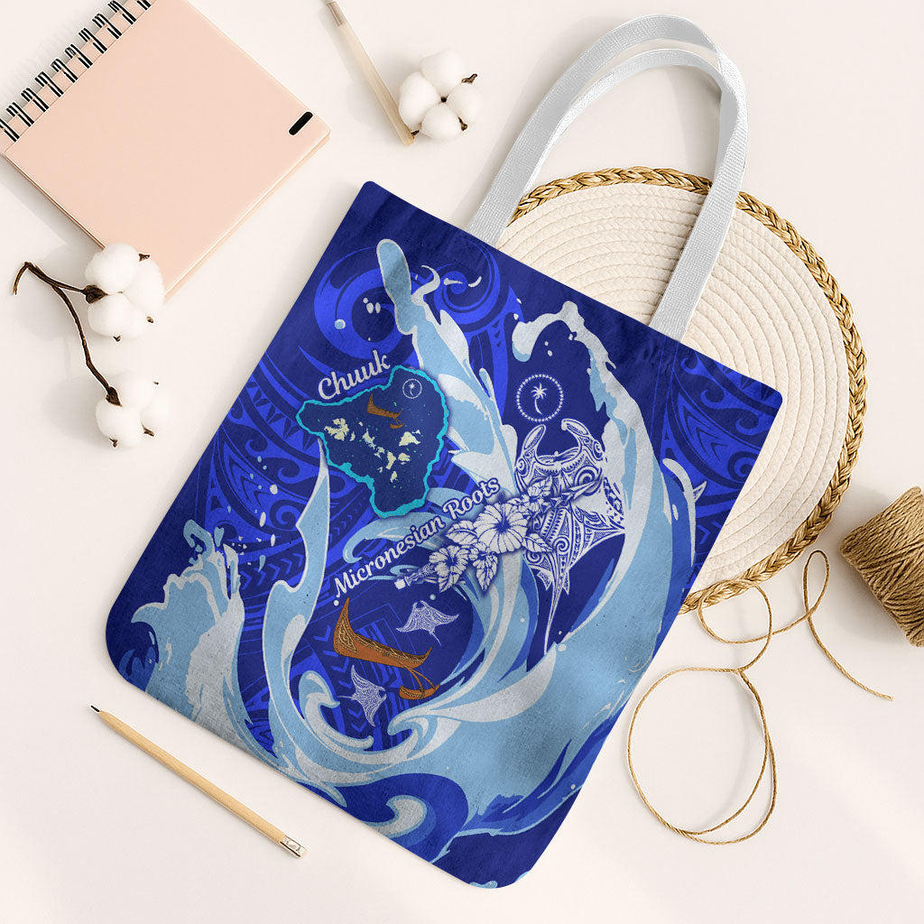 Chuuk Micronesian Roots Tote Bag Polynesian Tribal Pattern Hibiscus Flower And Stingray Art TS04 White Strap One Size Blue White - Polynesian Pride