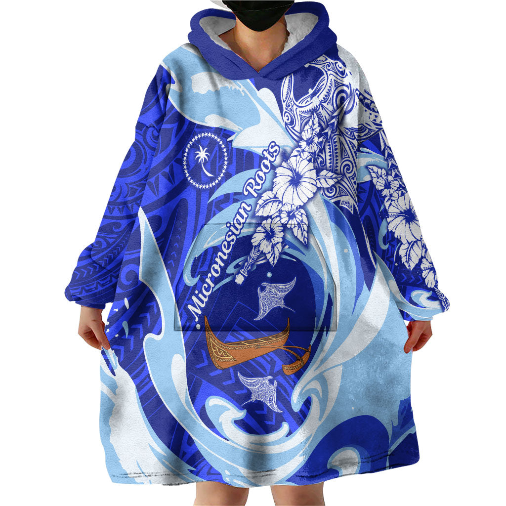 Chuuk Micronesian Roots Wearable Blanket Hoodie Polynesian Tribal Pattern Hibiscus Flower And Stingray Art TS04 - Polynesian Pride