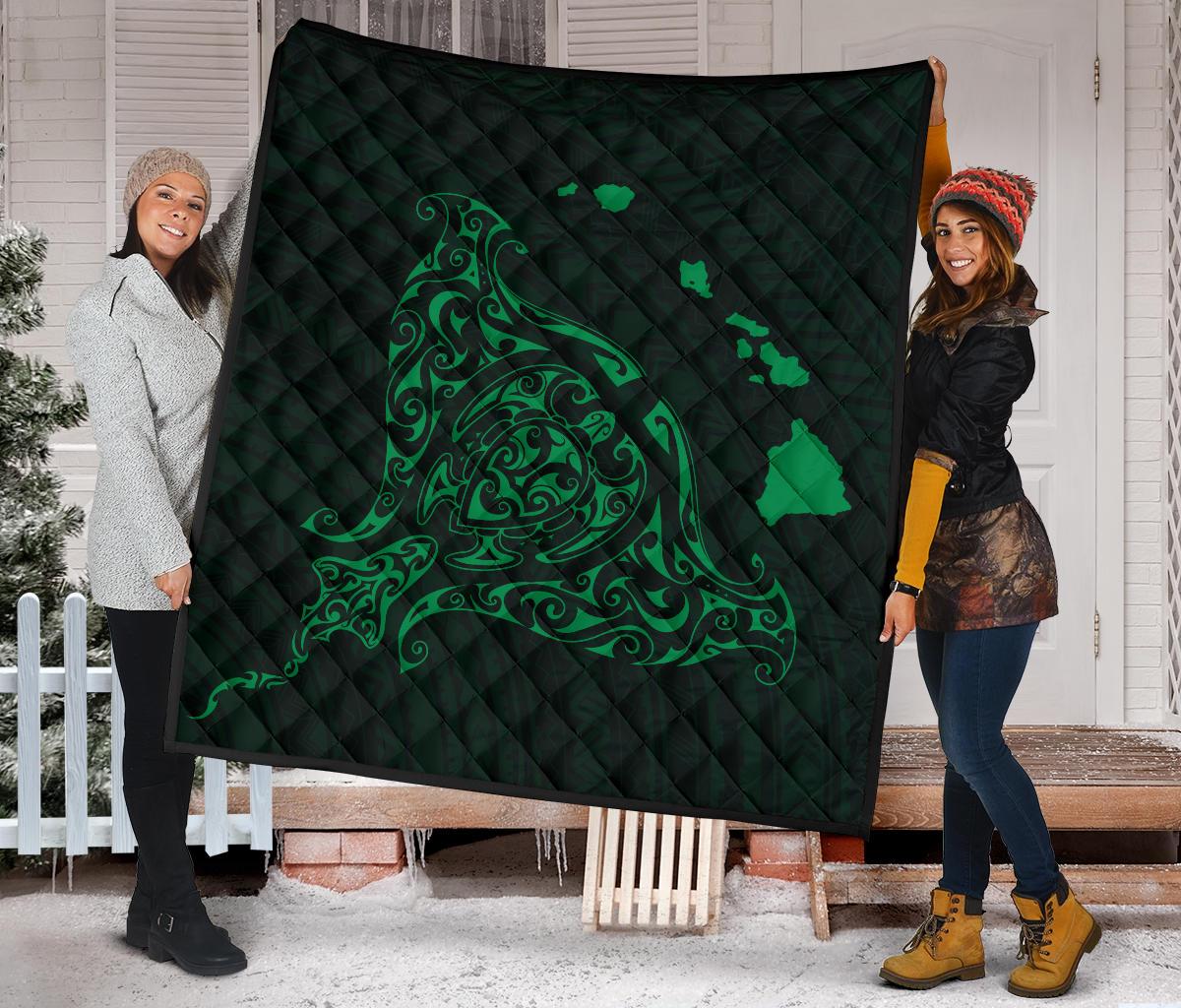 Rays Hawaii Map Polynesian Premium Quilt - Green - Polynesian Pride