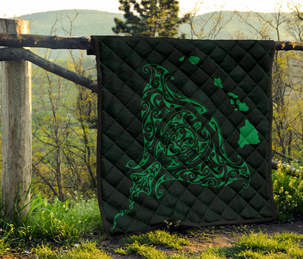 Rays Hawaii Map Polynesian Premium Quilt - Green - Polynesian Pride